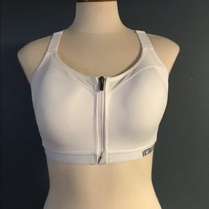 Victoria’s Secret sport incredible lightweight 36D